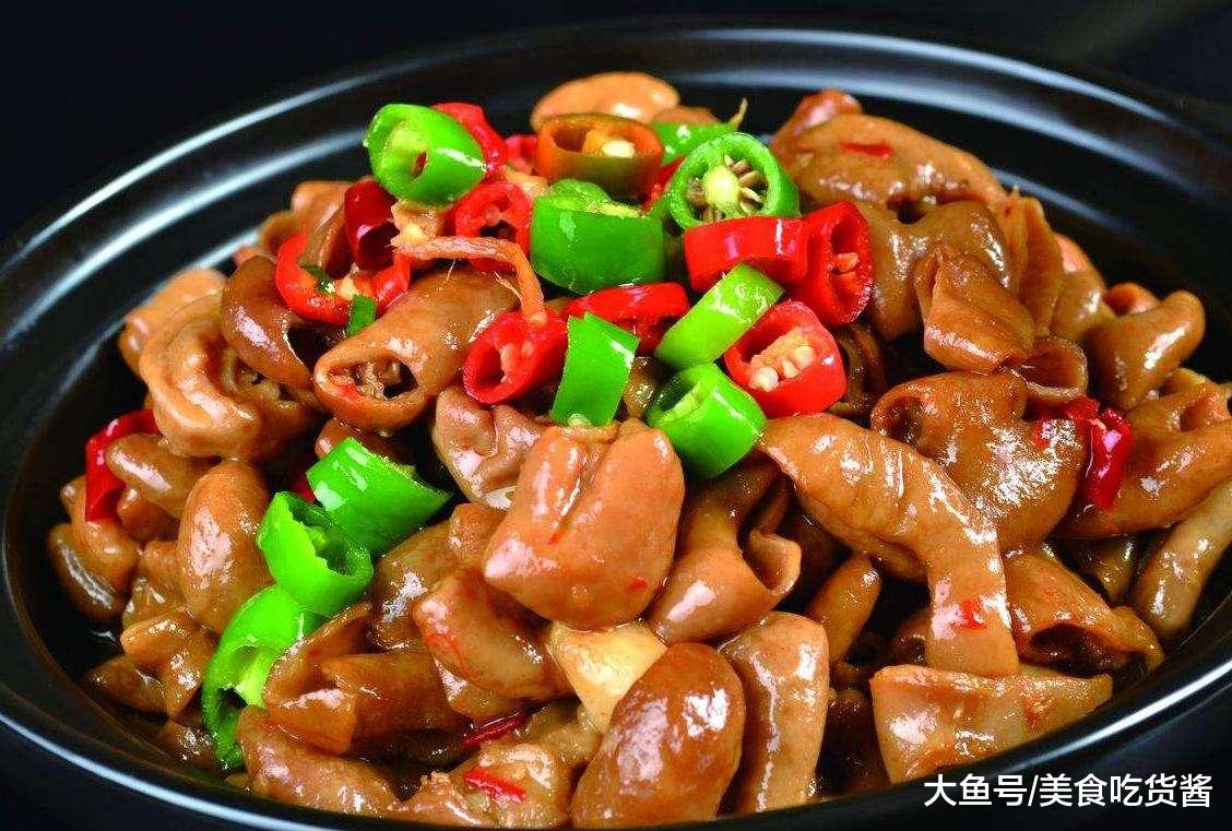 洗猪大肠时, 只会傻傻加面粉? 用一个“它”, 腥臭全无